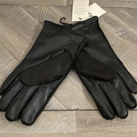 UGG Faux Fur Lined Wrangell Smart Glove, size L - Picture 3 of 6